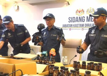 Selain maklumat risikan, penggunaan mesin pengimbas 3D juga dapat membantu Jabatan Kastam Diraja Malaysia (JKDM) mengekang penyeludupan di pintu masuk negara.