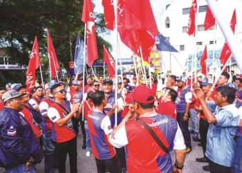 Setiap kali ada pilihan raya akan berlaku ‘perang’ politik yang mana serangan-serangannya boleh memberikan kesan kepada ekonomi negara.