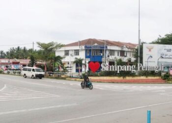ALLAHYARHAM Johari Harun berjaya meletakkan Simpang Pelangai pada landasan pembangunan selari dengan kawasan lain di negeri ini. - FOTO/SALEHUDIN MAT RASAD
