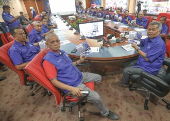 ADAKAH keputusan buruk UMNO di Terengganu disebabkan parti berkenaan terus menampilkan personaliti kitar semula membabitkan orang sama setiap kali pilihan raya? – UTUSAN/PUQTRA HAIRRY