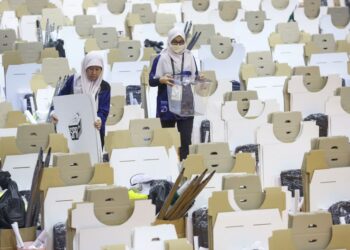 RAKYAT perlu tahu bahawa  memulau untuk tidak mengundi pada pilihan raya negeri (PRN) ini akan menyebabkan hal kuasa dan survival bangsa serta masa depan negara tergugat. – UTUSAN/AFIQ RAZALI