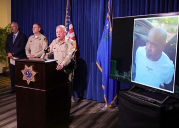 GAMBAR penahanan Duane 'Keffe D' Davis ditunjukkan pada skrin semasa sidang akhbar Jabatan Polis Metropolitan Las Vegas. - AFP 