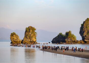 SEKTOR pelancongan negara diunjur terus berkembang dan memacu pertumbuhan ekonomi. - GAMBAR HIASAN