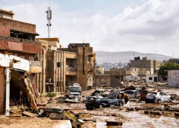 KEMUSNAHAN yang berlaku di bandar Derna di timur Benghazi, Libya akibat banjir besar. - AFP