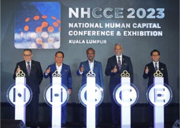V. SIVAKUMAR (tengah) di Majlis Pra-Pelancaran NHCCE 2023.
