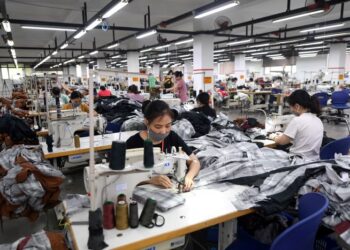 USAHAWAN-USAHAWAN Cina mempunyai cara dan strategi tersendiri untuk mengekalkan perniagaan dan kerjaya keluarga masing-masing.