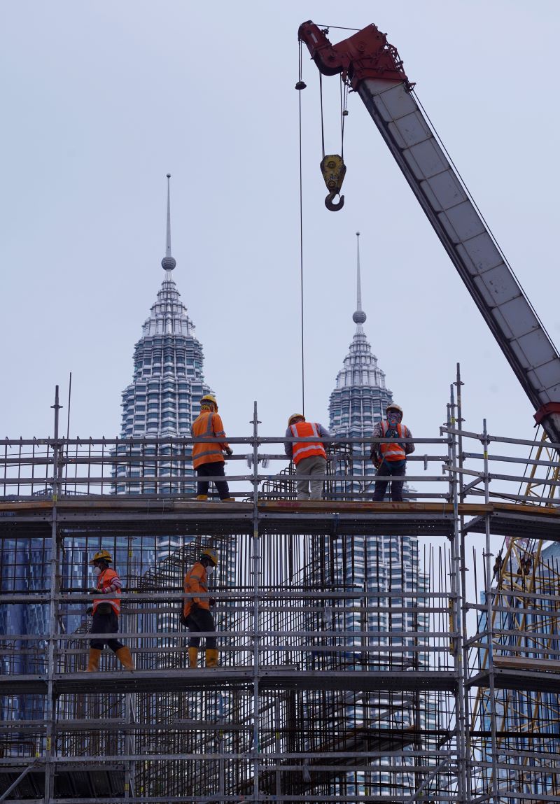 Terus bergantung pada pekerja asing