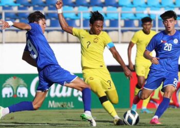 MUKHAIRI Ajmal meledak gol pertama seawal minit pertama dalam aksi menentang Filipina di Stadium Chonburi di Thailand sebentar tadi.