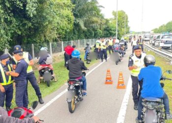 JPJ Pulau Pinang menyita sembilan buah motosikal serta mengeluarkan 124 notis saman dan teknikal atas pelbagai kesalahan dalam Ops Khas Motosikal berhampiran Plaza Tol Kubang Semang, Bukit Mertajam, Pulau Pinang kelmarin.