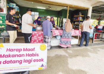 SUASANA Rumah Makan Percuma (RMP) yang sesak dengan kehadiran pengunjung setiap hari di Jalan Kangkong, Alor Setar.