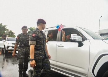 AL-SULTAN Abdullah Ri'ayatuddin Al-Mustafa Billah Shah dan Raja Permaisuri Agong, Tunku Azizah Aminah Maimunah Iskandariah berkenan menyertai jelajah Kembara Kenali Borneo yang bermula hari ini. -GAMBAR IHSAN ISTANA NEGARA