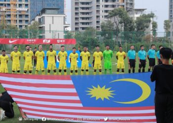 KEADAAN tepi Stadium East-Town Football Park, di Chengdu, China seperti kawasan taman perumahan.