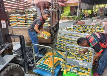 SEBAHAGIAN Beras Ganu yang dikeluarkan TADC untuk  memenuhi pasaran beras di Terengganu.