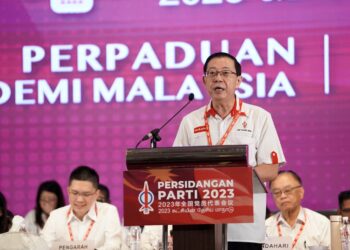 LIM Guan Eng ketika berucap pada Persidangan Tahunan DAP 2023 di Putrajaya. - UTUSAN/FAISOL MUSTAFA