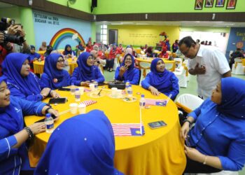 SUHAIZAN KAYAT beramah mesra dengan jentera UMNO.Johor pada Majlis Himpunan Wanita Perpaduan Johor 2023 di Dewan Cerebral Palsy, Johor Bahru.