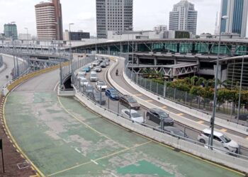 KERAJAAN tidak akan menyediakan laluan khas di BSI dan KSAB sempena PRK Parlimen Pulai dan DUN Simpang Jeram, Sabtu ini.