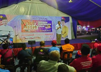 SAIFUDDIN NASUTION ISMAIL berucap pada Ceramah Perpaduan Pulai di Taman Dahlia, Johor Bahru.