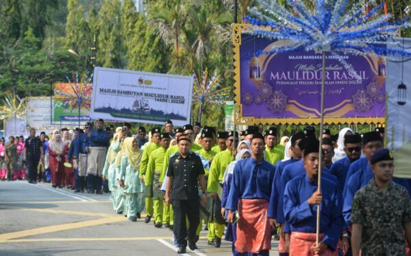 Kukuhkan perpaduan, pastikan sikap saling menghormati utuh - Tuanku Muhriz 5 Kukuhkan perpaduan, pastikan sikap saling menghormati utuh - Tuanku Muhriz 5