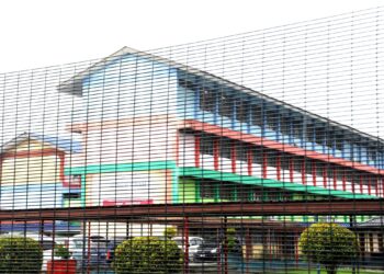 PROSES pembelajaran seharusnya menyeronokkan, kreatif, bebas daripada tekanan birokrasi melampau dan berkualiti. – UTUSAN/RAJA JAAFAR ALI