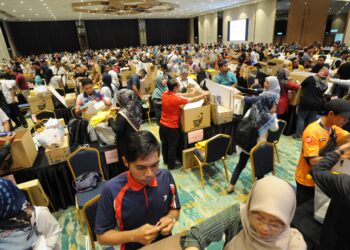MENGADAKAN sesuatu PRK menelan belanja yang banyak dengan dana awam dikeluarkan sudah mencecah jutaan ringgit. – UTUSAN/RAJA JAAFAR ALI