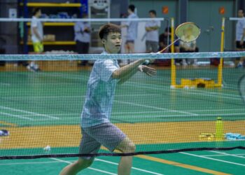 NG Tze Yong ketika menjalani persiapan menghadapi Sukan Asia 2022 di Akademi Badminton  Malaysia, Bukit Kiara baru-baru ini. - UTUSAN/FARIZ RUSADIO