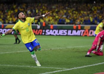 NEYMAR meraikan jaringannya ketika membantu Brazil menentang Bolivia pada kelayakan Piala Dunia 2026 di Belem, Brazil. - AFP