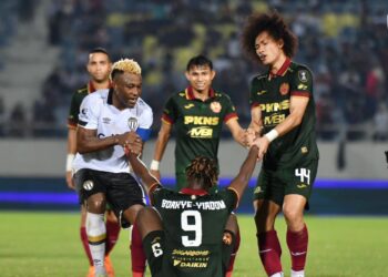 SELANGOR FC mahu melupakan kekalahan 2-0 kepada Terengganu, Sabtu lalu dan bangkit di laman sendiri malam ini.