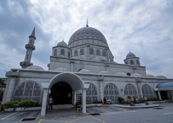 MASJID Al-Mukarramah, Bandar Sri Damansara. -UTUSAN/M Firdaus M Johari