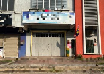KEDAI runcit yang merupakan lokasi kejadian rusuhan bersenjata oleh enam lelaki di Bandar Utama di sini, kelmarin.UTUSAN/AIMUNI TUAN LAH