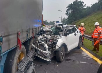KEMALANGAN melibatkan sebuah Perodua Ativa dan sebuah lori kontena di Kilometer 249.9 Lebuh Raya Utara Selatan (arah selatan) berhampiran susur masuk Hentian Rehat dan Rawat (RnR) Senawang, Seremban kelmarin.