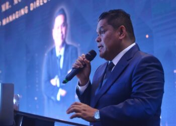 MUHAMMAD Zamry Abu Samah sewaktu berucap pada majlis Malam Anugerah Richiamo 2023 di Port Dickson malam ini.-UTUSAN/MOHD. SHAHJEHAN MAAMIN.