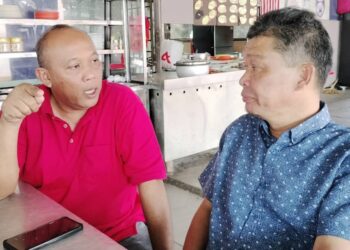 NAZRI Abdul Rahman bertemu masyarakat di sekitar Simpang Jeram, Muar, Johor. - UTUSAN/ADNAN IBRAHIM