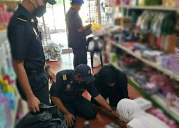 Persatuan Pengguna Pulau Pinang (CAP) dakwa 18 produk kosmetik dan jagaan bayi yang dijual di pasaran berisiko sebabkan kanser apatah lagi produk tiruan seperti yang dirampas oleh pihak berkuasa.