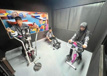 KEMUDAHAN alatan senaman disediakan di sini adalah hasil sumbangan komuniti, ibu bapa dan guru.