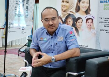 ABD. RAZAK Omar yakin sasaran 15,000 suri rumah mencarum dengan SKSSR mampu dicapai menjelang hujung tahun ini. - UTUSAN/AMRAN MULUP