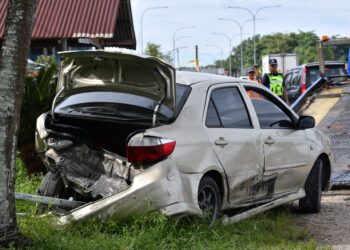 KEADAAN lokasi kejadian seorang lelaki maut ditembak selepas dipercayai cuba menyerang anggota polis menggunakan senjata tajam di Tok Bok, Machang, Kelantan pagi tadi-UTUSAN/KAMARUL BISMI KAMARUZAMAN