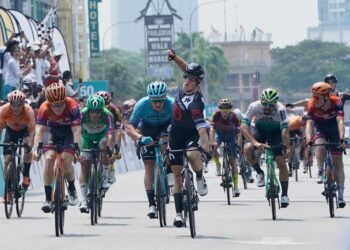 KUALA LUMPUR, 28 SEPTEMBER 2023 - Pelumba Pasukan Tudor Cycling Pro, Arvid De Kleijn muncul juara pada perlumbaan Peringkat 5 dari Karak, Pahang menuju ke Dataran Pahlawan, Melaka sejauh 174.5 km pada siri jelajah Le Tour de Langkawi (LTdL) 2023 di sini hari ini. GAMBAR - AMIR KHALID