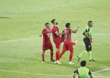 TINDAKAN Yazan Al-Arab menendang pengadil dalam perlawanan Piala Malaysia pada 24 September lalu, adalah satu kesalahan yang amat serius.