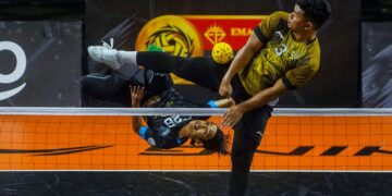 Muhammad Zaim Razali (bawah) mahu memastikan penantian 10 tahun untuk beraksi dalam Sukan Asia mampu membutirkan emas.