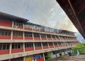 TIGA daripada lima buah kelas musnah dalam satu kebakaran di Sekolah Kebangsaan (SK) Permatang To' Kandu di Jalan Permatang Pauh, Pulau Pinang petang tadi.