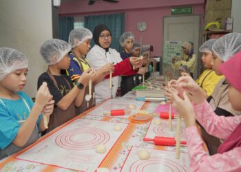MEMPERKENALKAN aktiviti keusahawanan seawal di bangku sekolah boleh mewujudkan pandangan positif kanak-kanak terhadap bidang perniagaan.