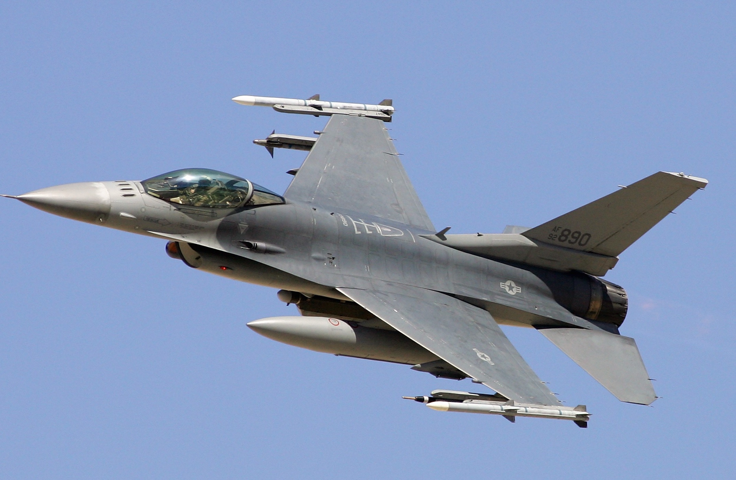 Singapura naik taraf jet pejuang F-16 dengan keupayaan baharu