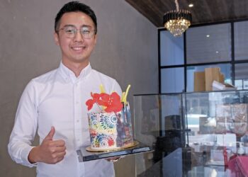 JUN CHONG memulakan perniagaan di rumah keluarganya yang terletak di Ampang, Kuala Lumpur.