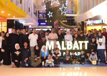 ZAMBRY Abdul Kadir bersama Kelab Media Putrajaya dan warga Wisma Putra hadir menyaksikan Filem Malbatt: Misi Bakara di IOI City Mall, Putrajaya.