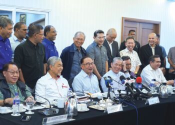 KERAJAAN perpaduan adalah kata kunci yang indah pada bahasanya tetapi adakah ia menepati falsafah dan objektif politik? – UTUSAN/SHIDDIEQIIN ZON
