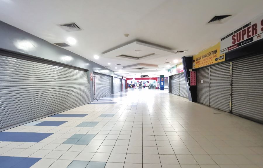 Pusat beli-belah Terminal 1 sepi, banyak lot kosong
