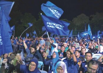GABUNGAN PN terutama Pas dan Bersatu berjaya meluaskan pengaruh dalam generasi muda melalui rangkaian internet dan penggunaan media sosial. – UTUSAN/AMIR KHALID