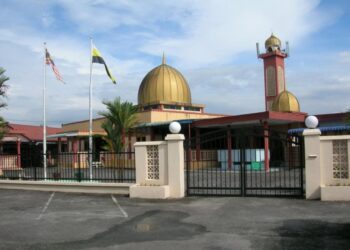 MASJID Nurul Islam di Aulong, Taiping, Perak suatu ketika dahulu hanyalah bertaraf surau. – FB  KAMPUNG AULONG