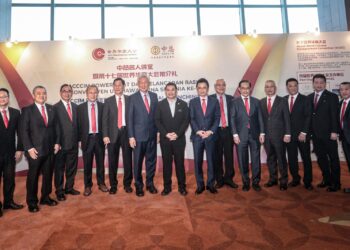 RAFIZI Ramli ketika ditemui selepas menghadiri Kovensyen Usahawan Cina Sedunia Ke-17 anjuran ACCCIM di Putrajaya. - UTUSAN/FAIZ ALIF ZUBIR