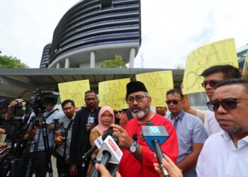 GHULAM Muzaffar Ghulam Mustakim ketika sidang akhbar di ibu pejabat SPRM, Putrajaya. - UTUSAN/MOHD HUSNI MOHD NOOR